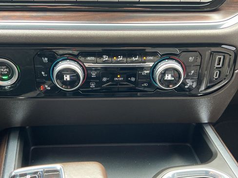 Used 2022 GMC Sierra 1500 SLT w/ SLT Convenience Package image 29