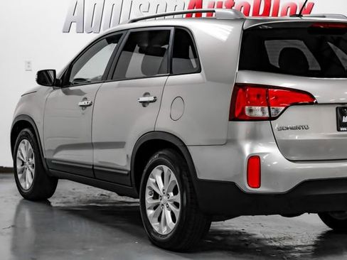 Used 2015 Kia Sorento EX image 16