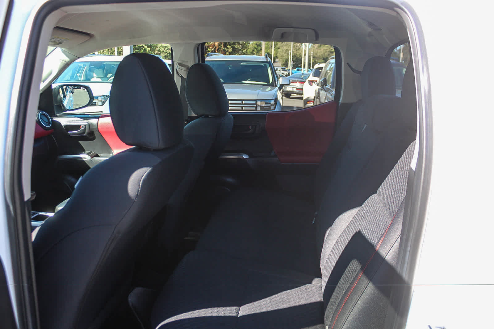 Used 2022 Toyota Tacoma SR5 RWD image 23