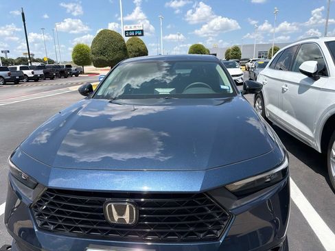 Used 2025 Honda Accord SE image 2