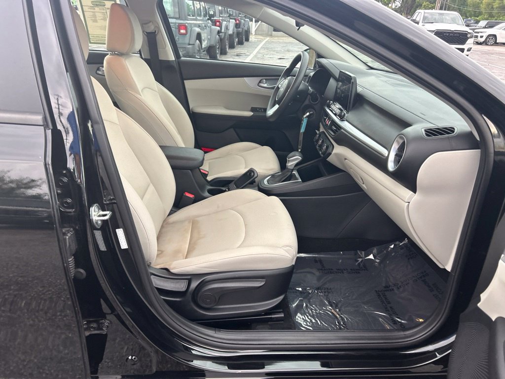 Used 2023 Kia Forte LXS FWD image 22