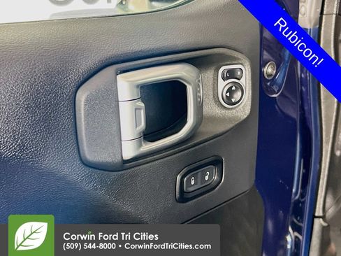 Used 2025 Jeep Wrangler Unlimited Rubicon w/ Convenience Group AWD/4WD image 12