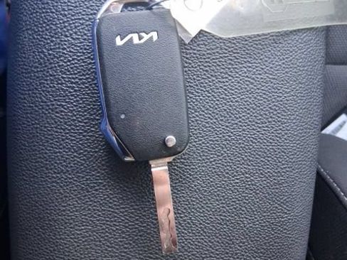 Used 2024 Kia Forte LXS w/ LXS Technology Package FWD image 18