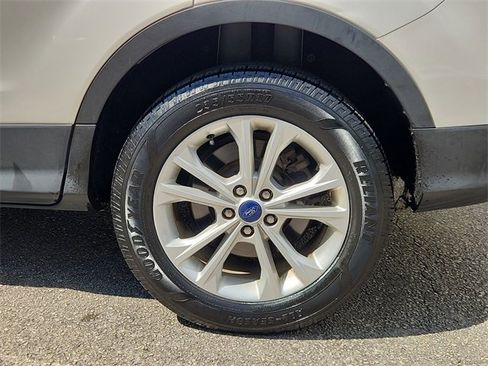 Used 2018 Ford Escape SEL image 31