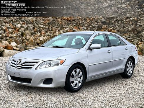 Used 2010 Toyota Camry image 1