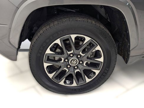 Used 2022 Toyota Tundra Limited image 9