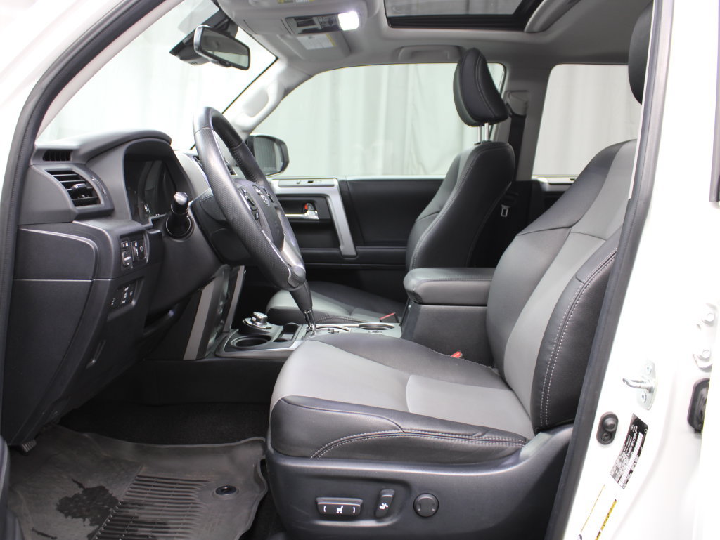 Used 2022 Toyota 4Runner SR5 Premium w/ Moonroof Package AWD/4WD image 12
