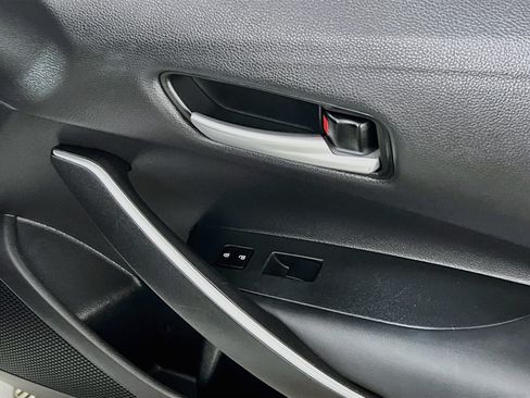 Used 2021 Toyota Corolla SE FWD image 32