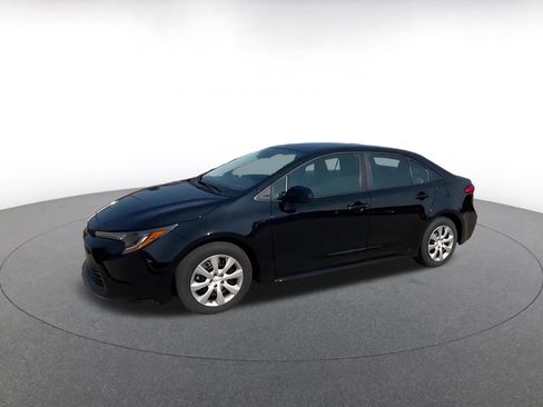 Used 2025 Toyota Corolla LE FWD image 8