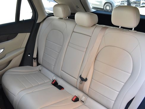 Used 2017 Mercedes-Benz GLC 300 4MATIC image 24