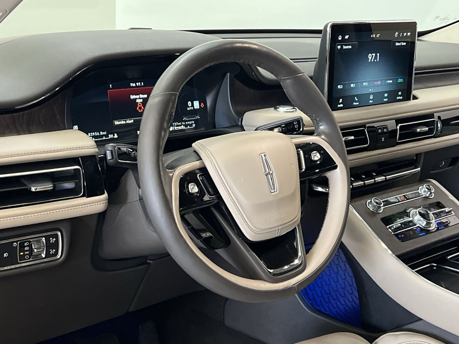 Used 2023 Lincoln Aviator Reserve w/ Equipment Group 201A AWD/4WD image 15