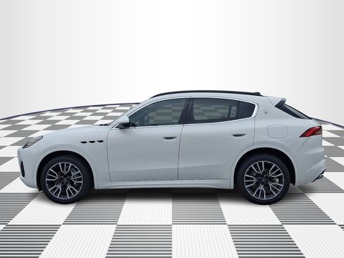 Certified 2025 Maserati Grecale Modena AWD/4WD image 8