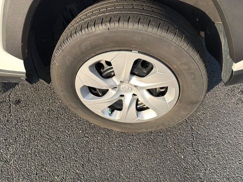Certified 2024 Toyota RAV4 LE FWD image 35