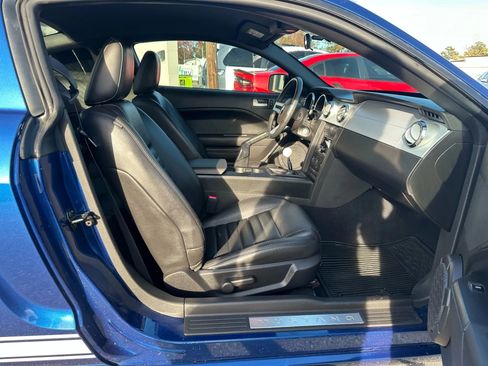 Used 2009 Ford Mustang GT Premium image 19