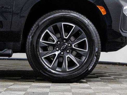 Used 2022 Chevrolet Suburban Z71 w/ Z71 Off-Road Package image 41