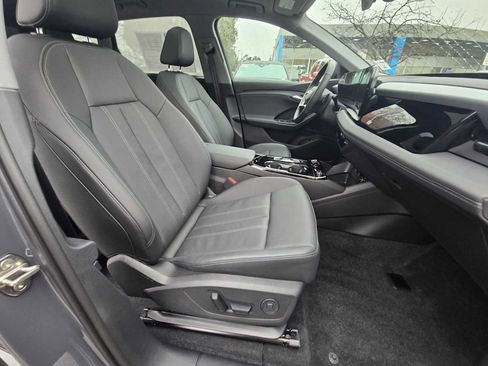 Used 2025 Audi Q6 e-tron Premium w/ Convenience Package image 11