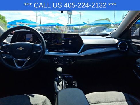 Used 2024 Chevrolet Trax LT w/ Driver Confidence Package FWD image 21