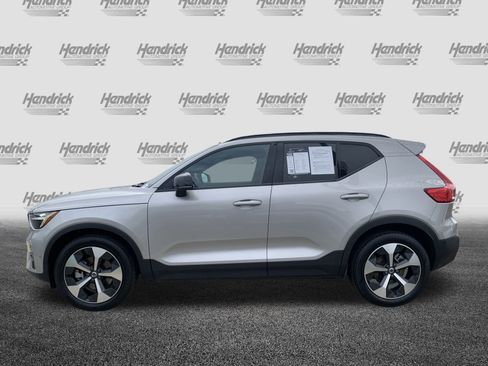 Used 2025 Volvo XC40 B5 Plus image 7