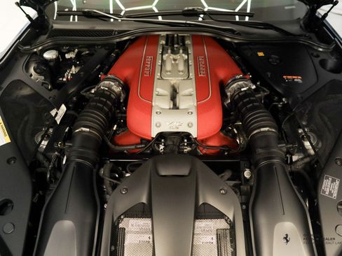 Certified 2019 Ferrari 812 Superfast RWD image 10