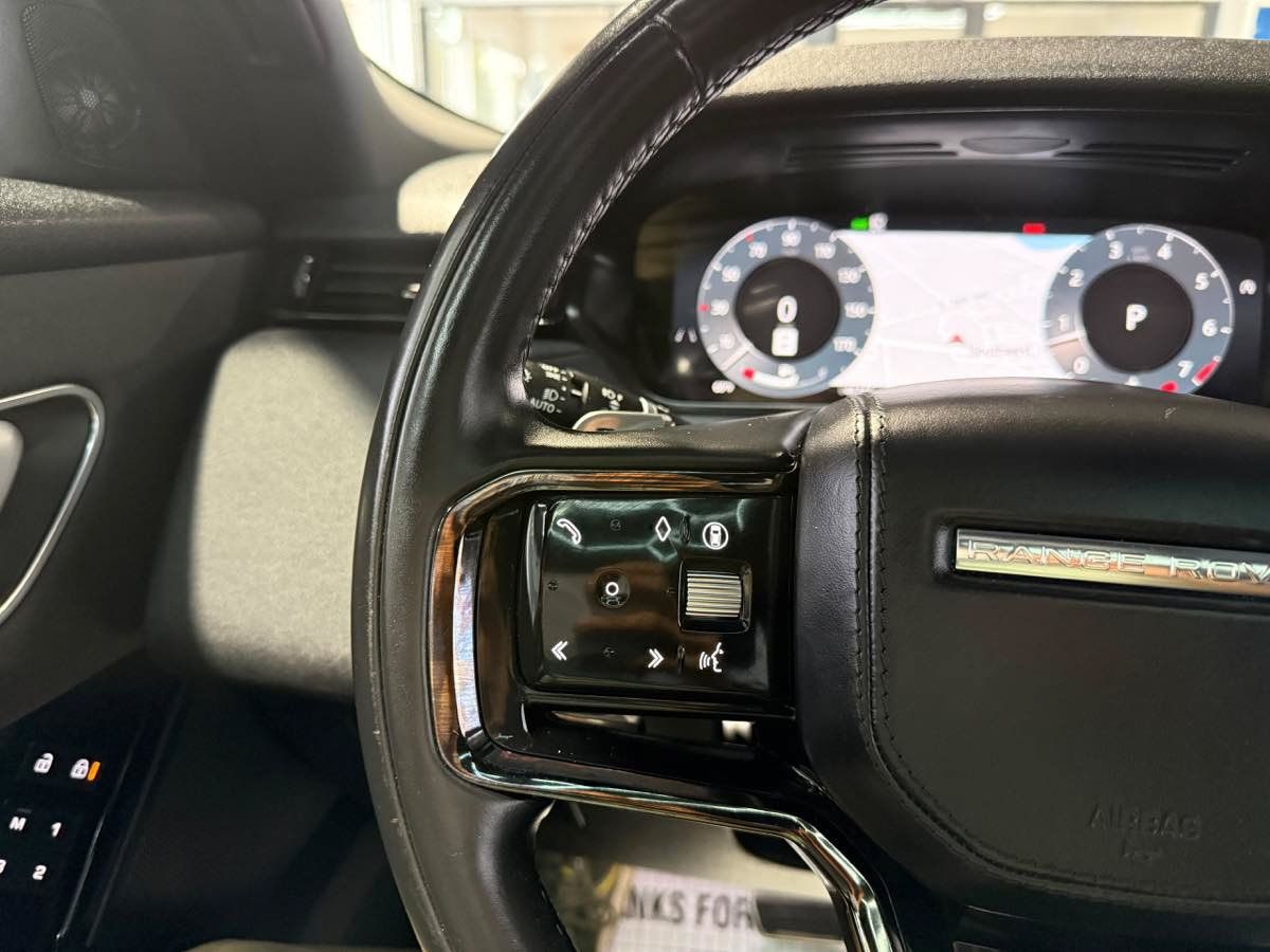 Used 2025 Land Rover Range Rover Velar Dynamic SE AWD/4WD image 16