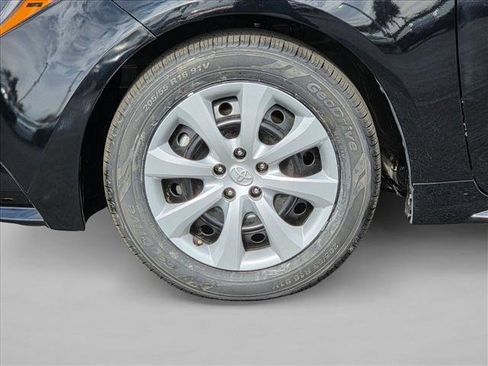 Used 2025 Toyota Corolla LE image 23