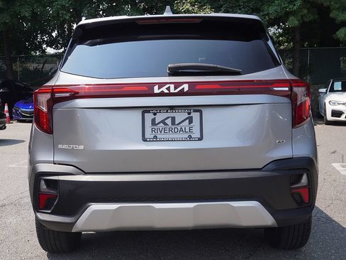 Used 2024 Kia Seltos LX AWD/4WD image 10