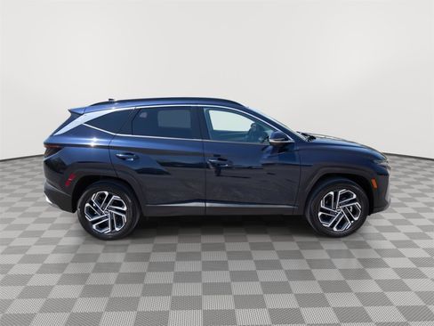 Used 2025 Hyundai Tucson Limited AWD/4WD image 4