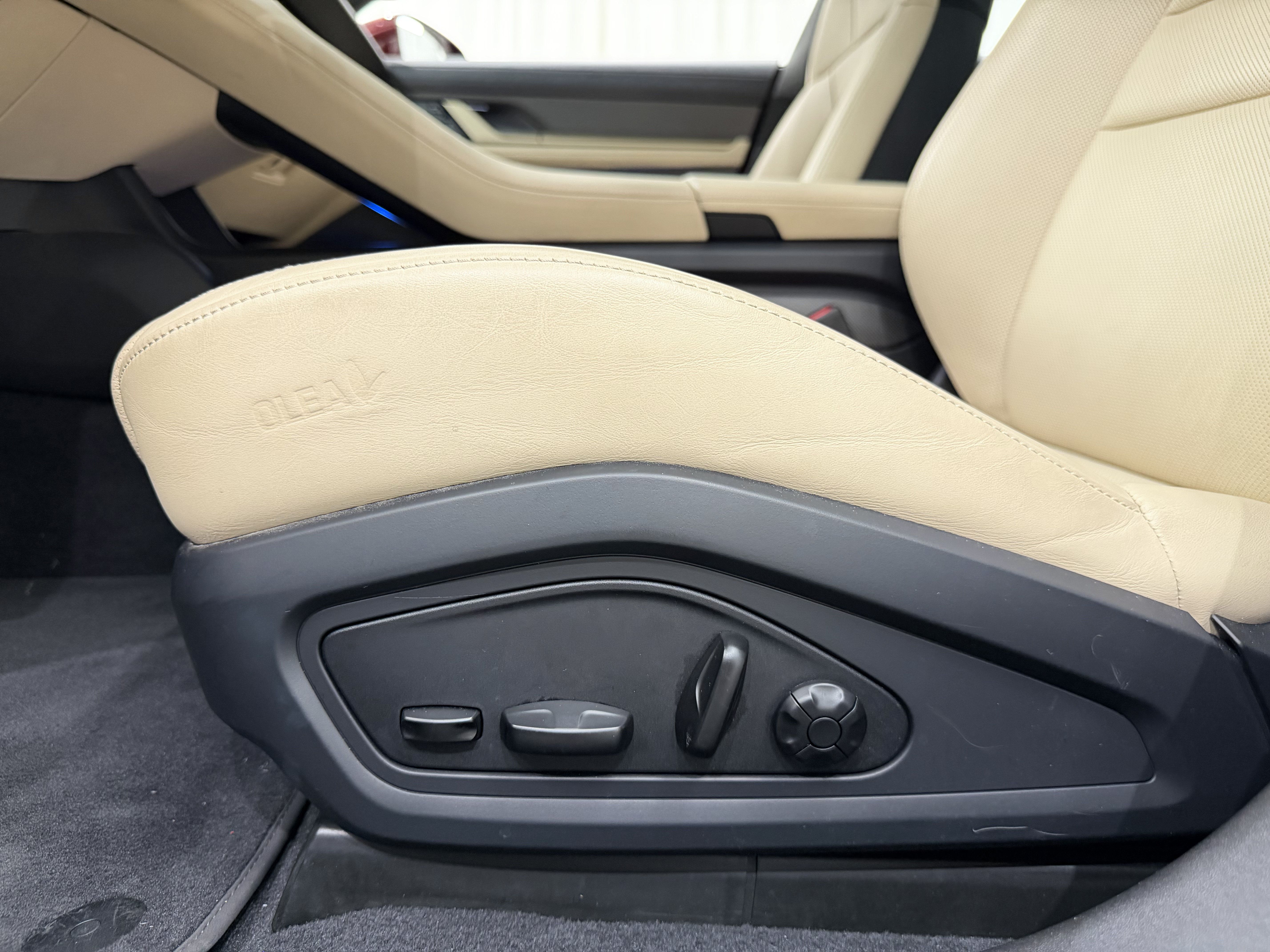 Certified 2021 Porsche Taycan Turbo S AWD/4WD image 35