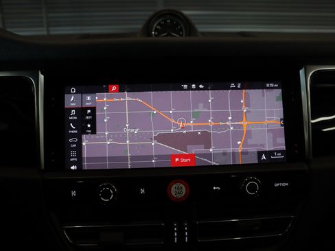 Used 2023 Porsche Macan image 20