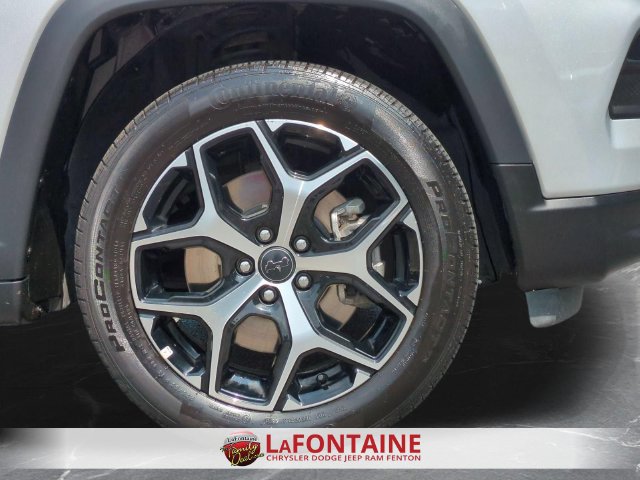Used 2025 Jeep Compass Limited AWD/4WD image 32