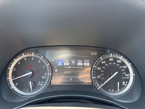 Used 2021 Toyota Highlander XLE FWD image 26