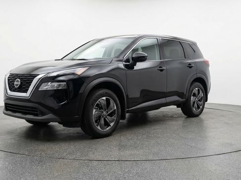 Used 2025 Nissan Rogue SV FWD image 3