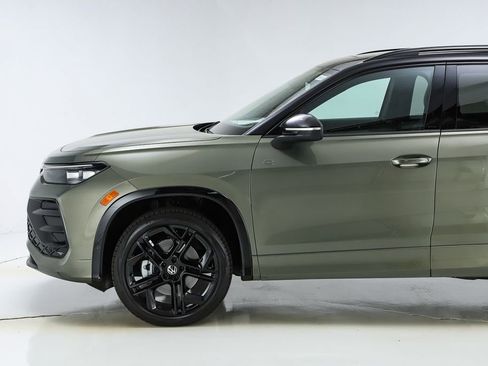 New 2026 Volkswagen Tiguan SE R-Line AWD/4WD image 42