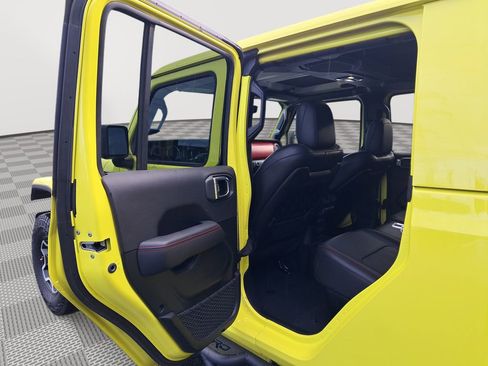 Used 2023 Jeep Gladiator Rubicon w/ LED Lighting Group image 13