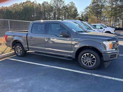 Used 2018 Ford F150 XLT w/ Equipment Group 302A Luxury image 2
