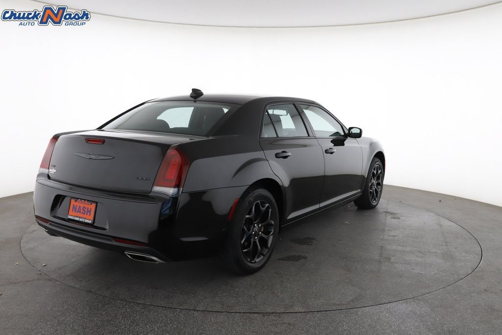 Used 2022 Chrysler 300 Touring w/ Sport Appearance Package AWD/4WD image 12