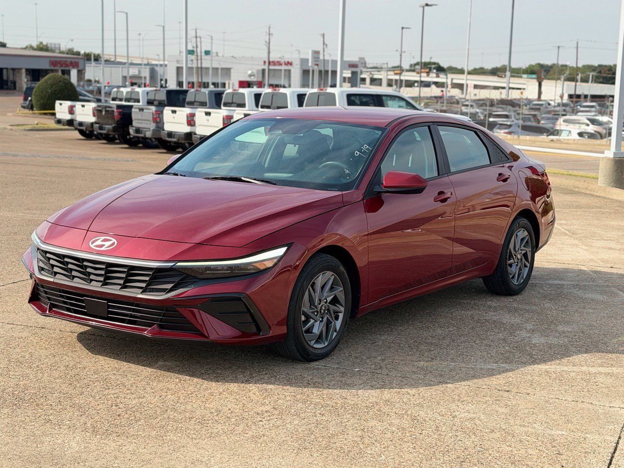 Used 2024 Hyundai Elantra SEL FWD image 3