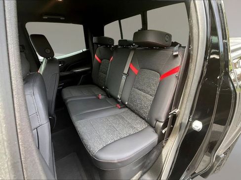 Used 2024 Chevrolet Colorado Z71 image 23