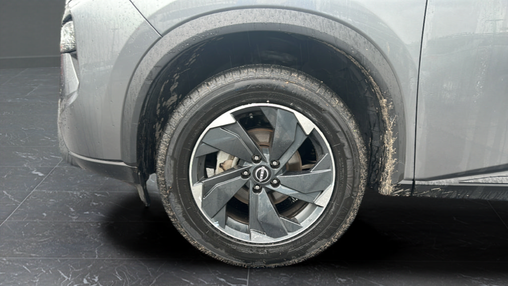 Used 2024 Nissan Rogue SV AWD/4WD image 29