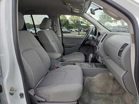 Used 2017 Nissan Frontier S w/ S Work Truck Package (4X4) image 16