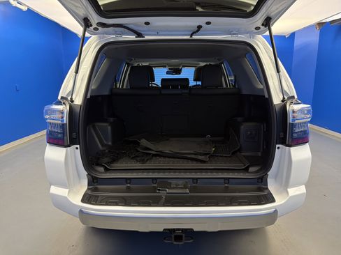 Used 2023 Toyota 4Runner TRD Off-Road Premium w/ Off Road Premium Plus Package AWD/4WD image 31