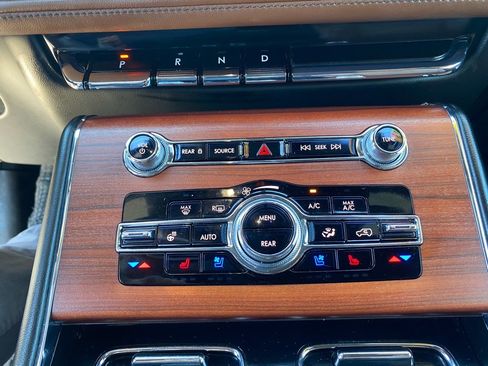 Used 2022 Lincoln Aviator Reserve w/ Equipment Group 201A image 25