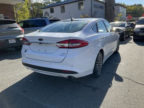 Used 2017 Ford Fusion SE w/ Fusion SE Technology Package image 5