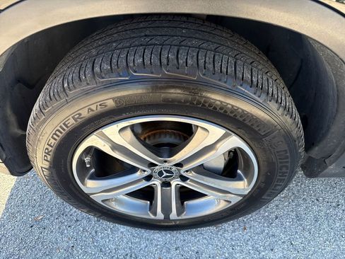 Used 2018 Mercedes-Benz GLC 300 4MATIC image 10