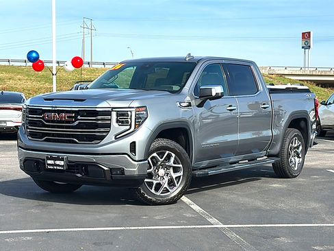 Used 2026 GMC Sierra 1500 SLT image 2