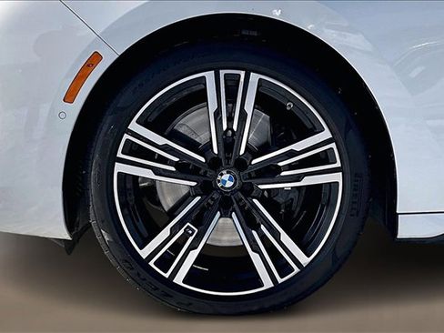 Used 2023 BMW 760i xDrive image 8