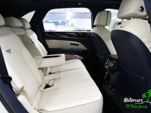 Used 2023 Bentley Bentayga AWD/4WD image 64