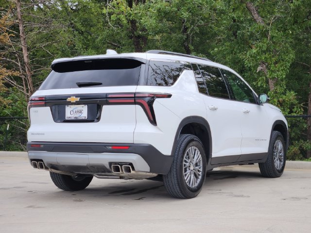 Used 2026 Chevrolet Traverse LT w/ Driver Confidence Package FWD image 8