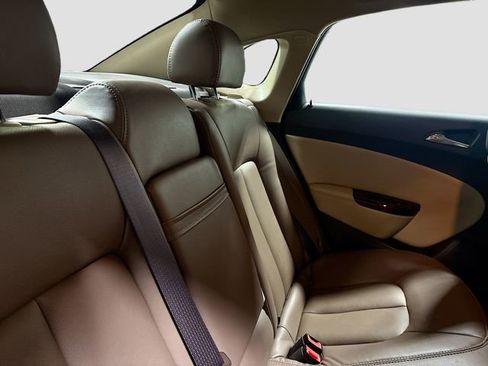 Used 2013 Buick Verano FWD image 26