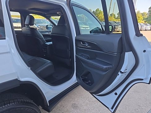 New 2025 Jeep Grand Cherokee Altitude image 74